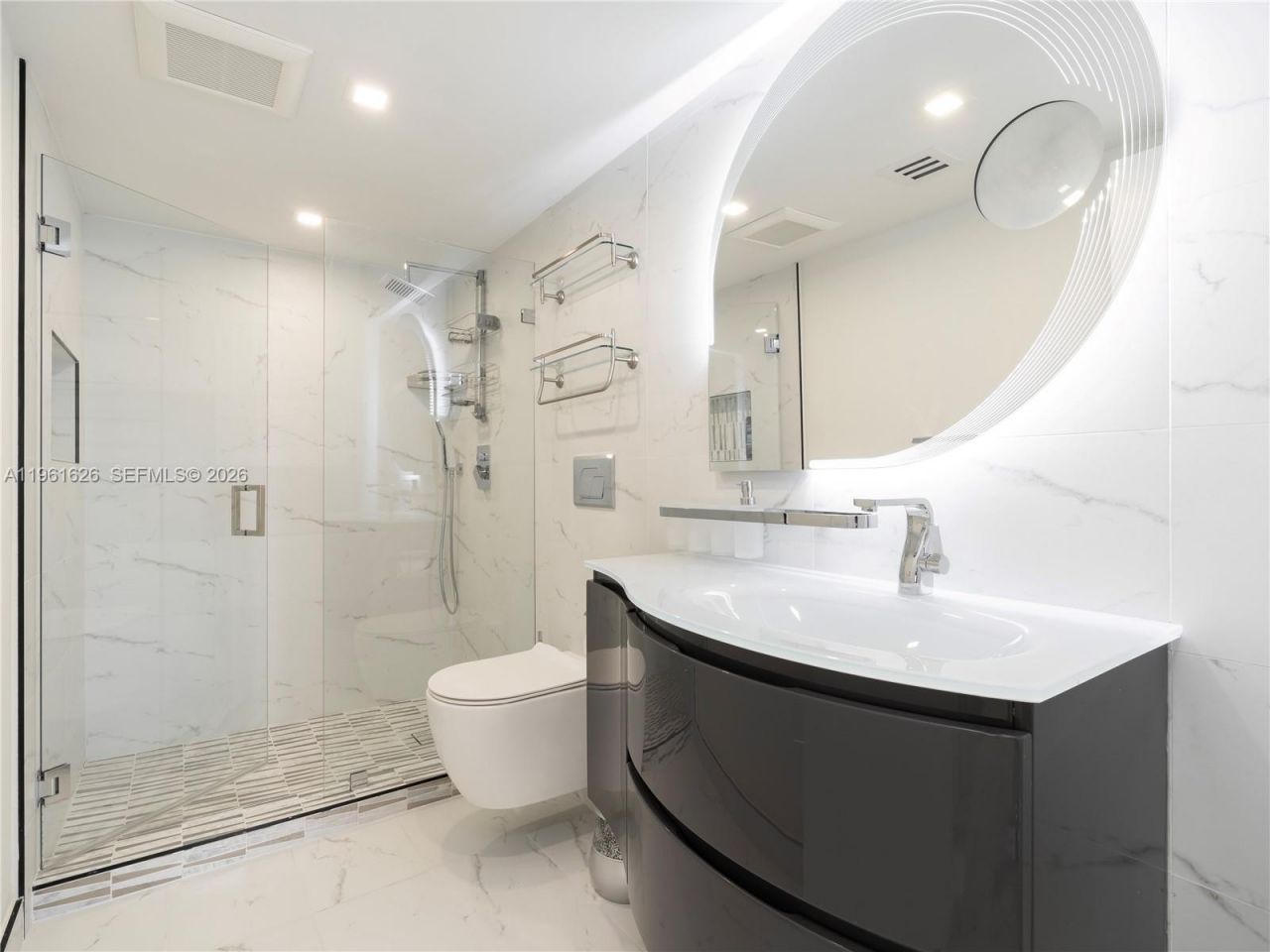 19707 Turnberry Way, Unit 18K, Aventura, FL 33180 Photo