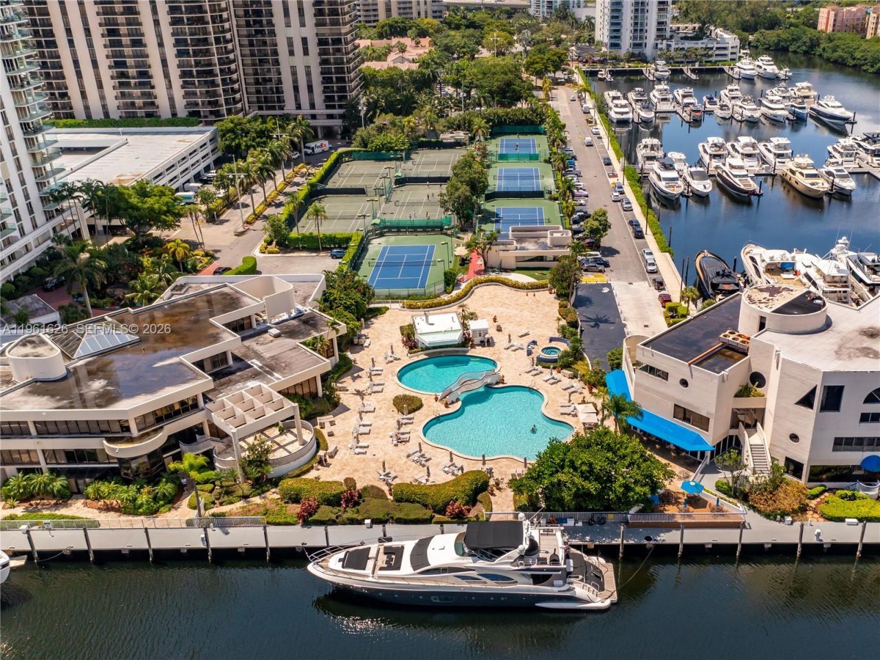 19707 Turnberry Way, Unit 18K, Aventura, FL 33180 Photo