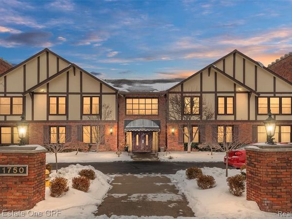 1750 Vernier Road, Grosse Pointe Woods, MI 48236