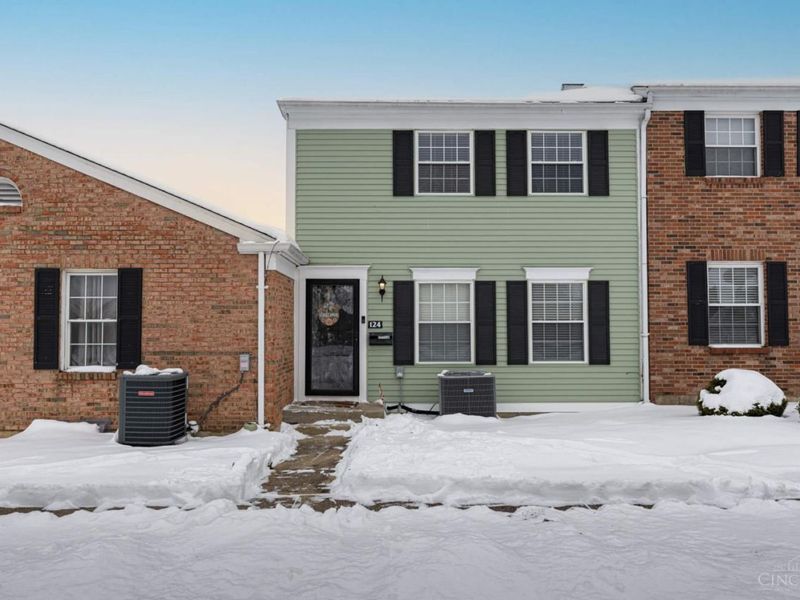 124 Chapel Hill Drive, Fairfield, OH 45014 Photo 1