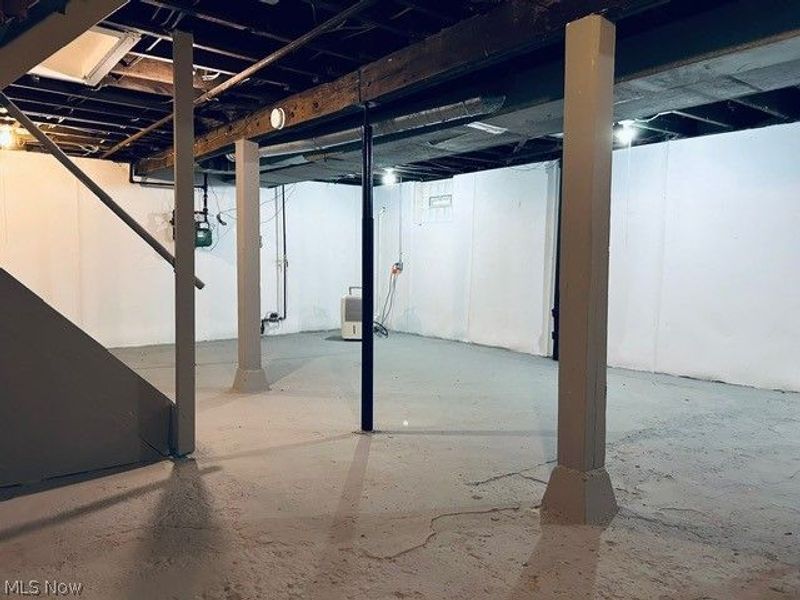 154 E Archwood Avenue, Akron, OH 44301 Photo 24