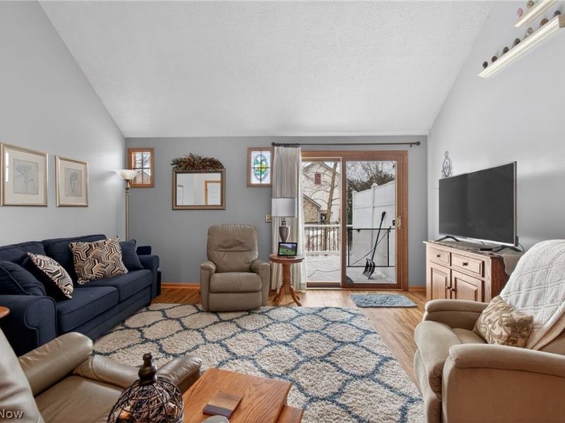 8038 Norriton Circle NW, North Canton, OH 44720 Photo 4