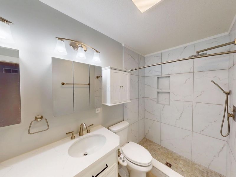 363 Highland Hills Circle , Howard, OH 43028 Photo 23