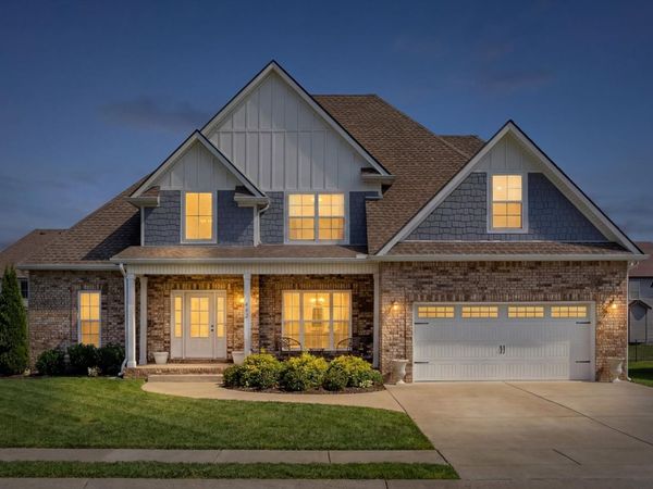 417 Barr Dr, Clarksville, TN 37043