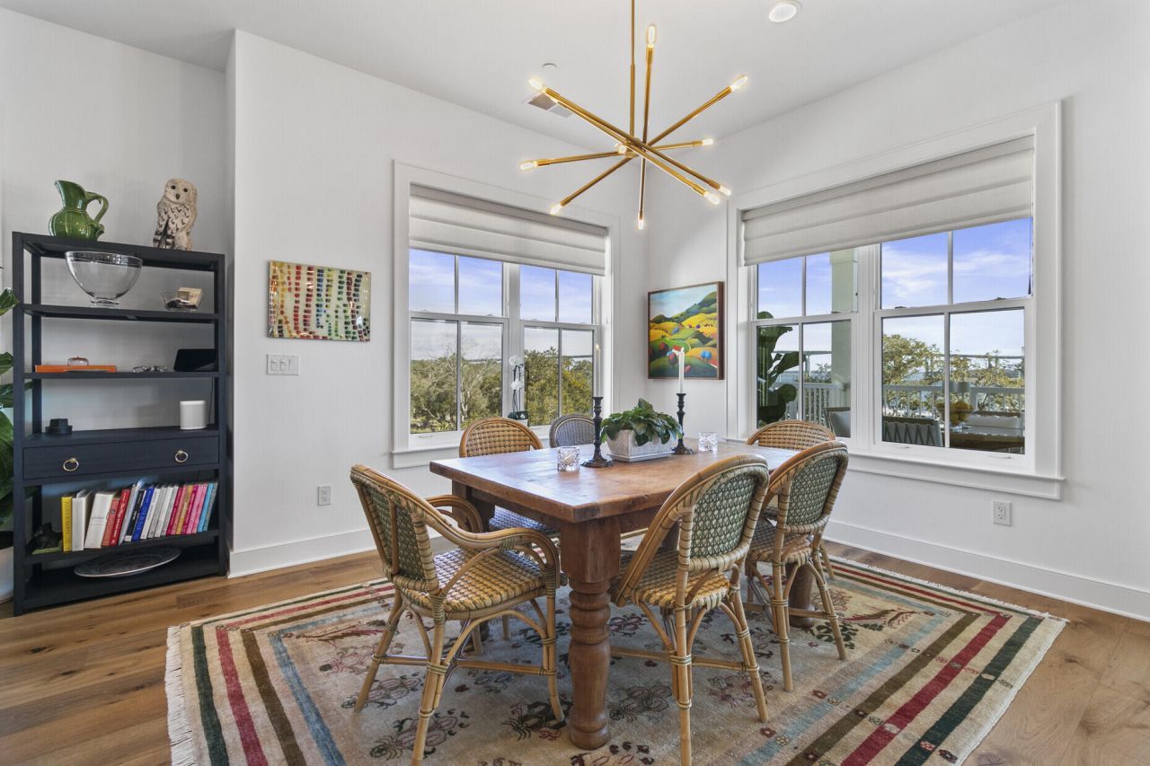 345 Longshore Street Photo 18