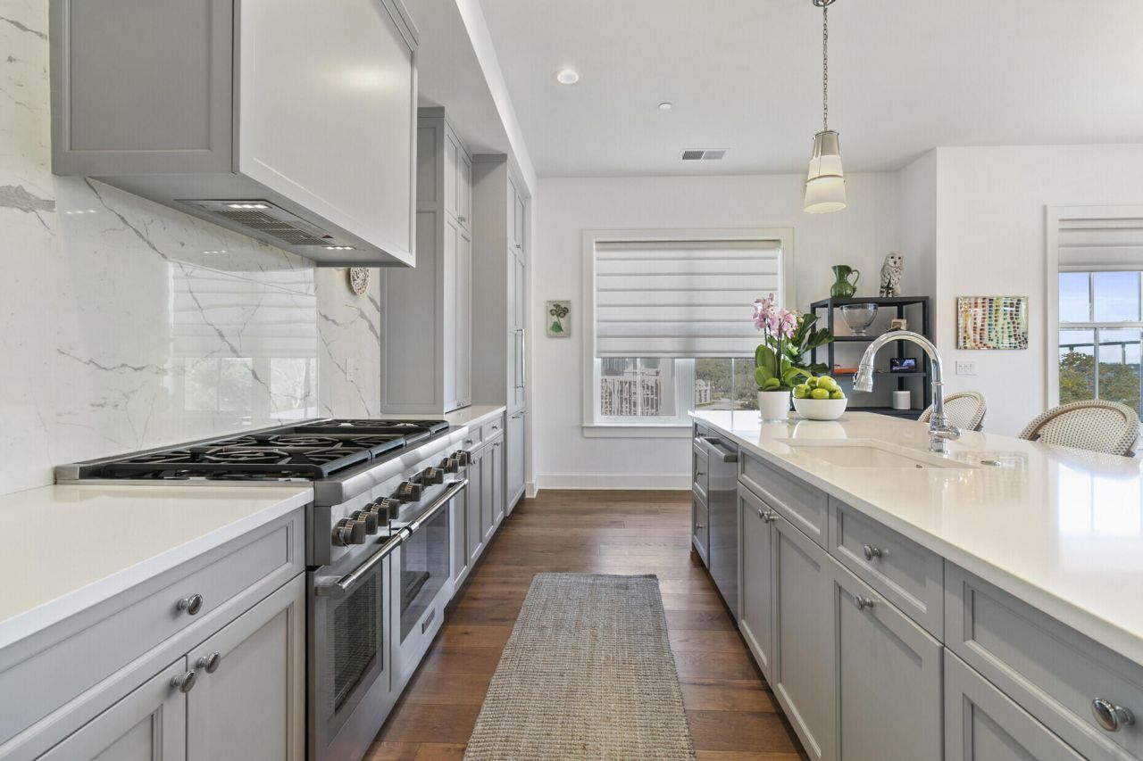 345 Longshore Street Photo 21