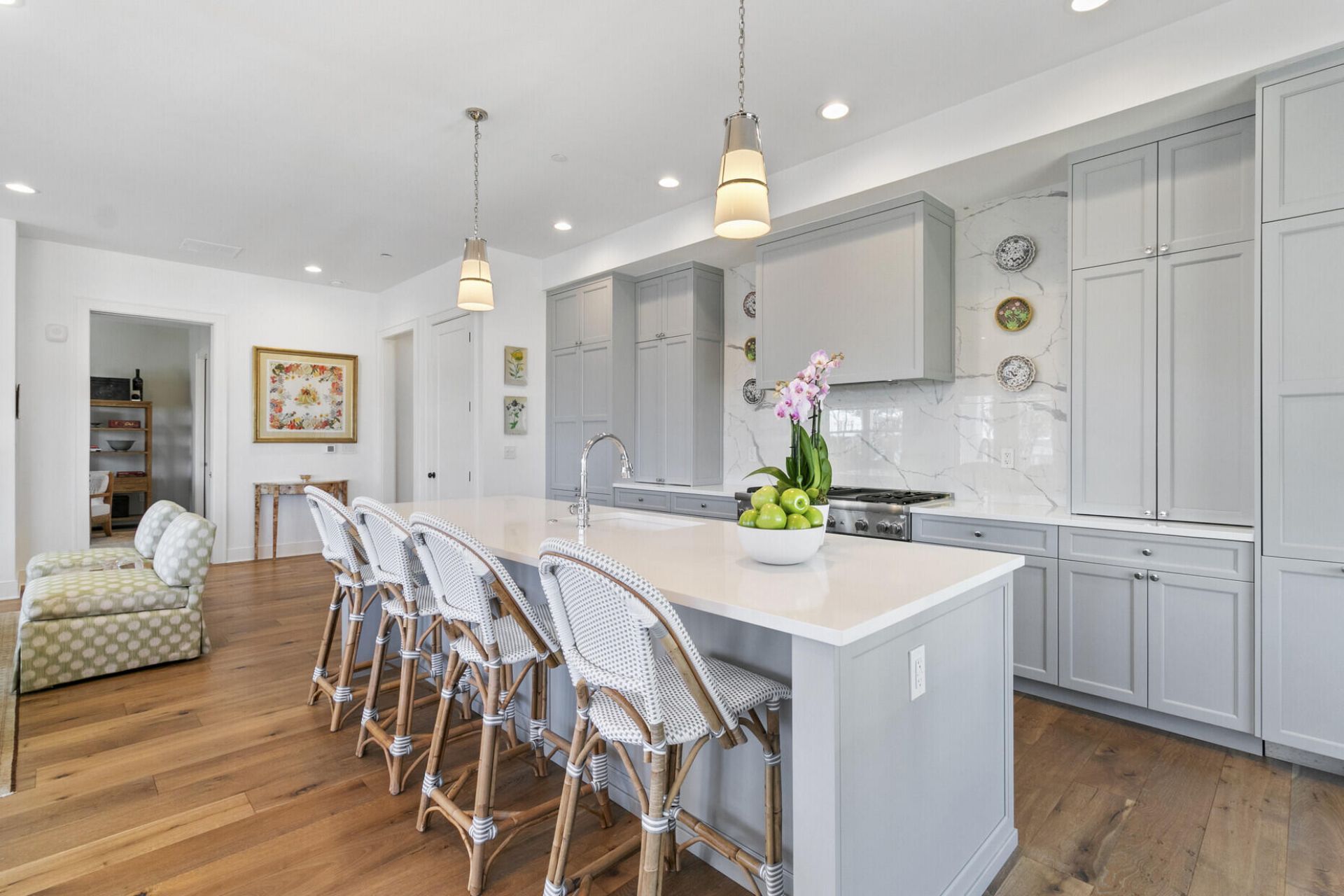 345 Longshore Street Photo 23