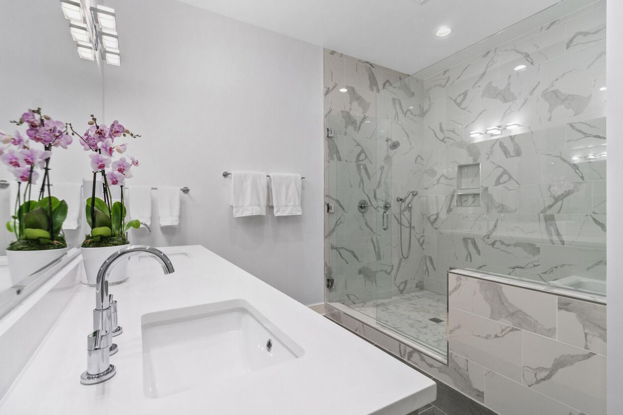 345 Longshore Street Photo 26