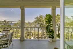 345 Longshore Street photo 4