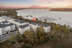 345 Longshore Street photo 4