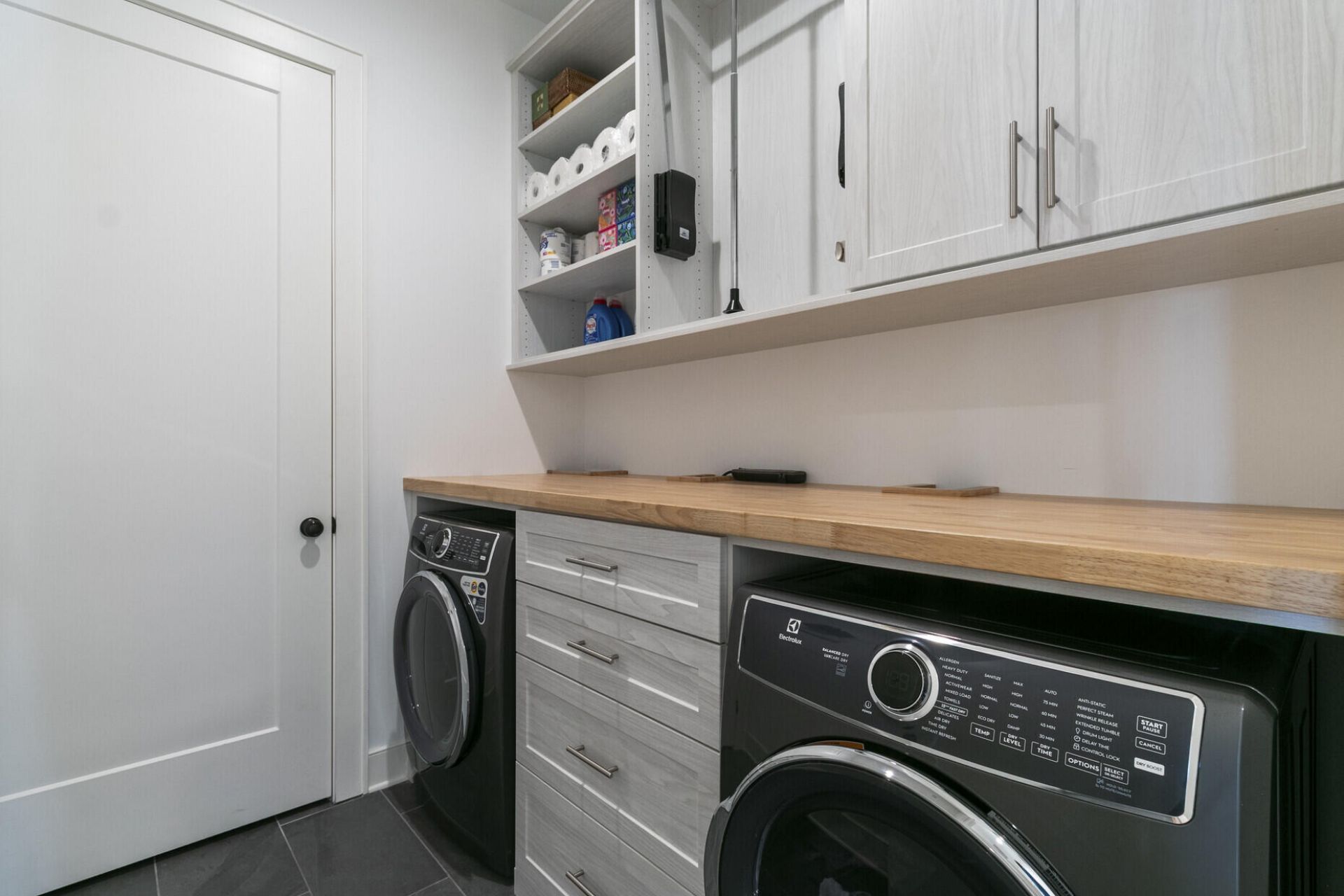 345 Longshore Street Photo 31