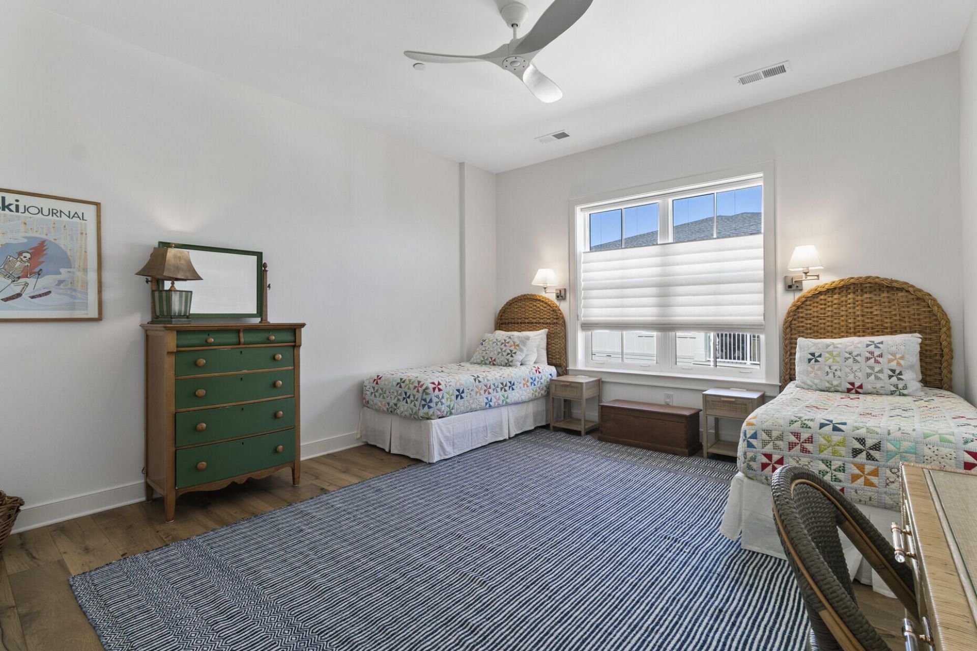 345 Longshore Street Photo 33