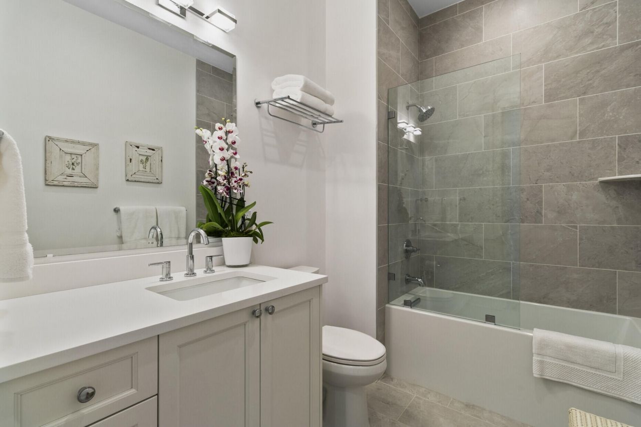 345 Longshore Street Photo 35