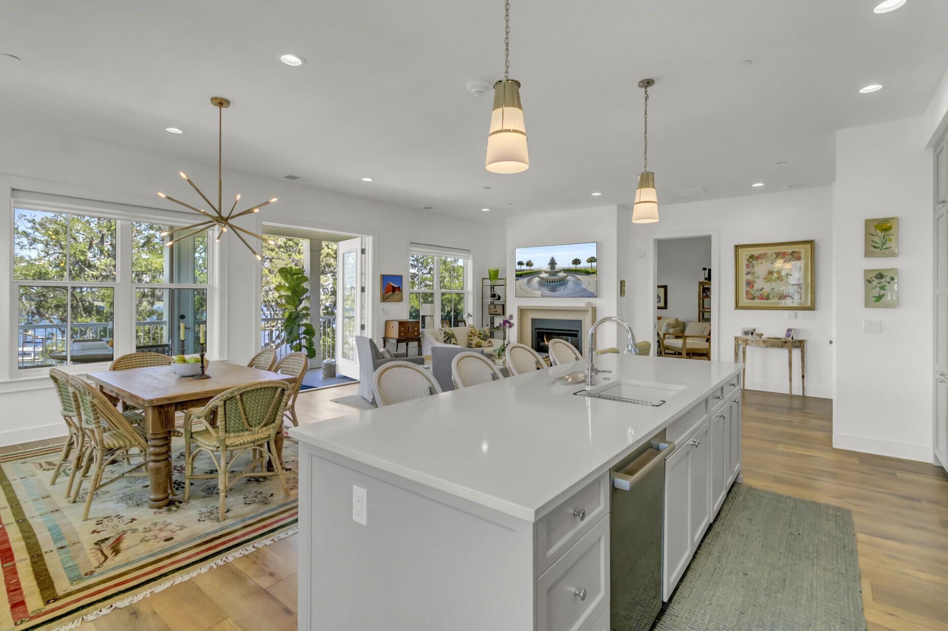 345 Longshore Street Photo 4