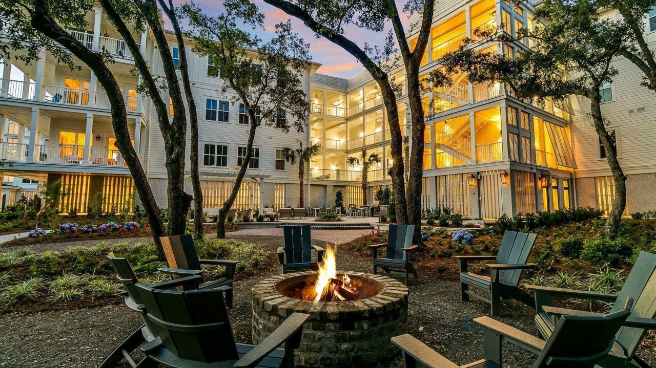 345 Longshore Street Photo 45