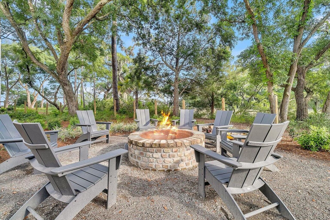 345 Longshore Street Photo 52