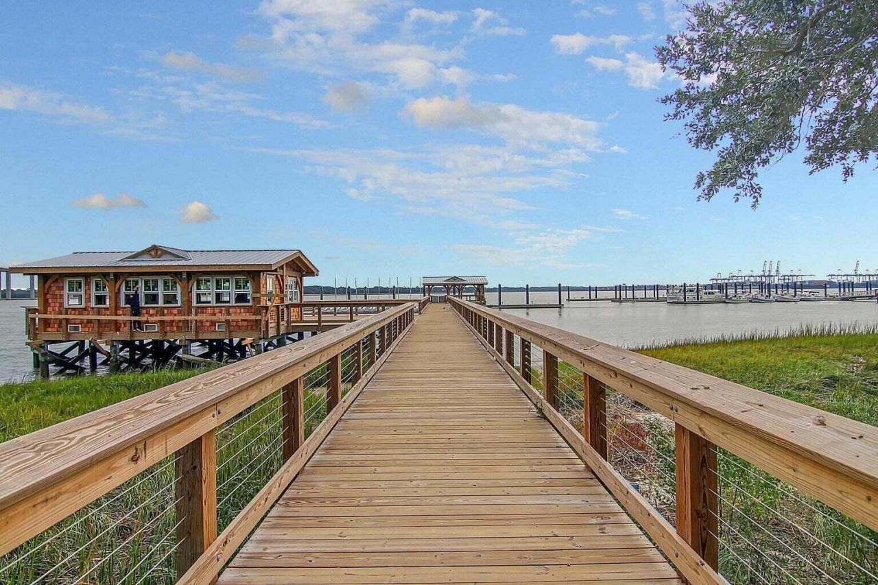 345 Longshore Street Photo 59