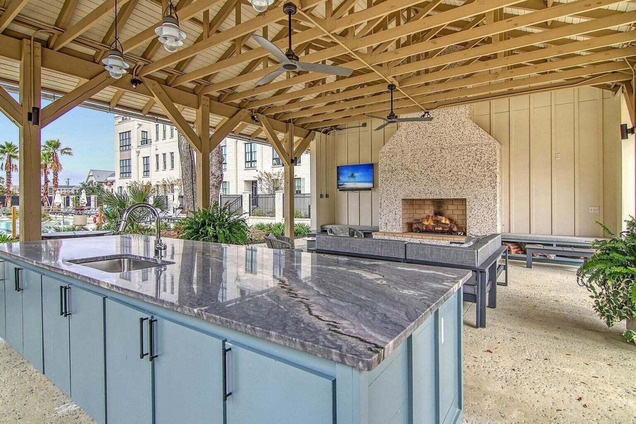 345 Longshore Street Photo 61