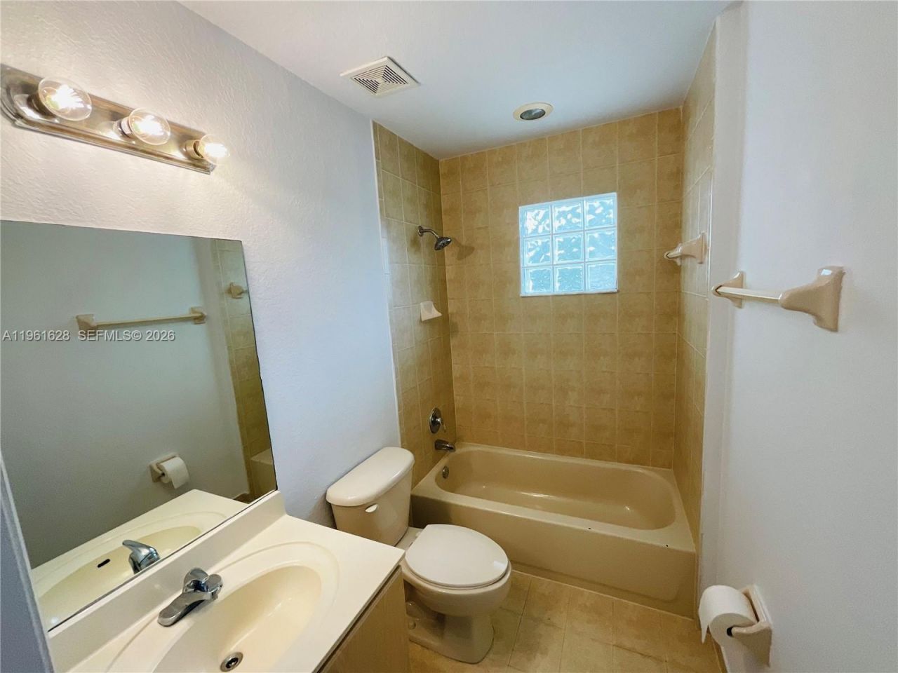 10901 NW 88th Ter, Unit 806, Doral, FL 33178 Photo