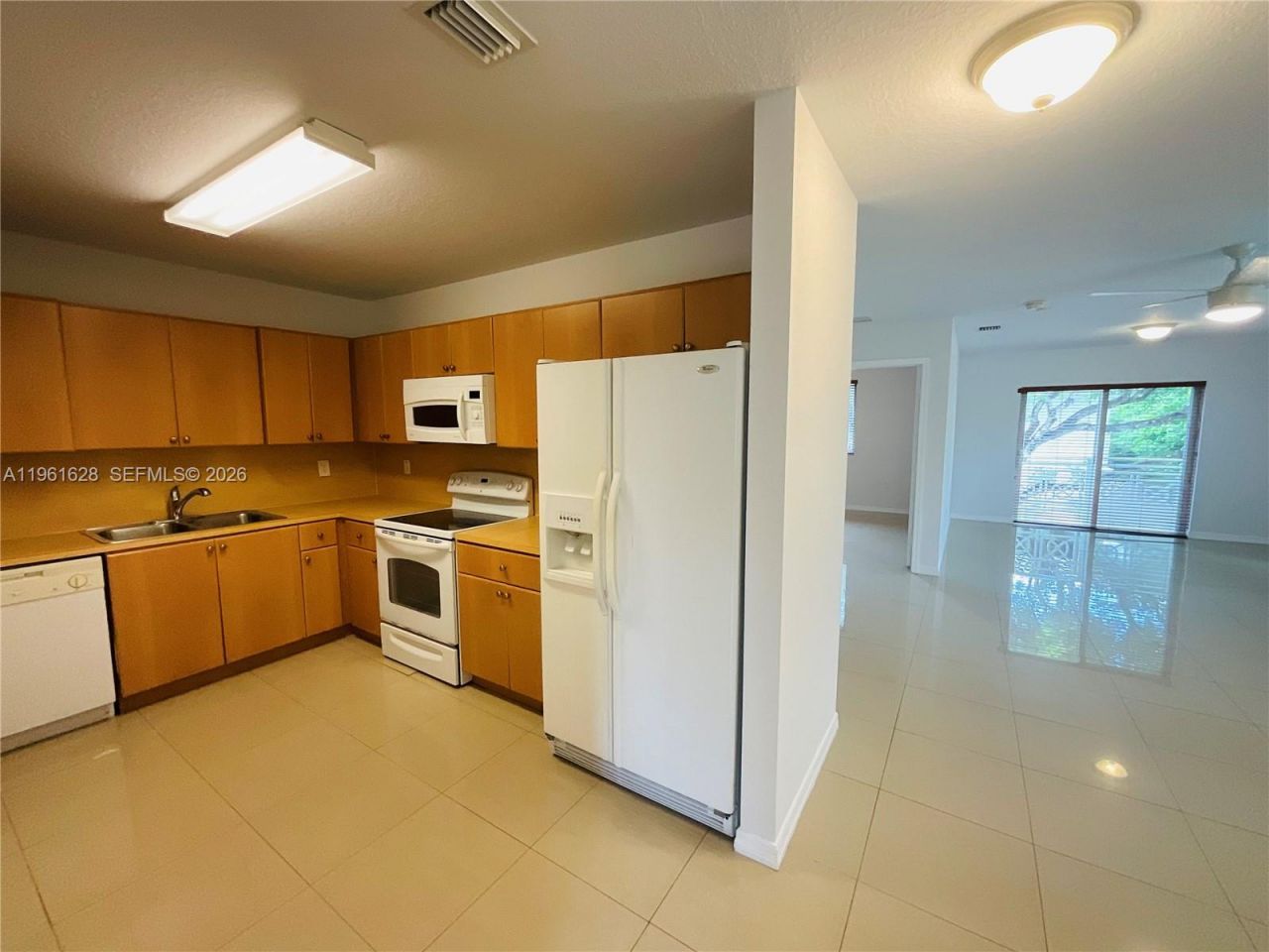 10901 NW 88th Ter, Unit 806, Doral, FL 33178 Photo