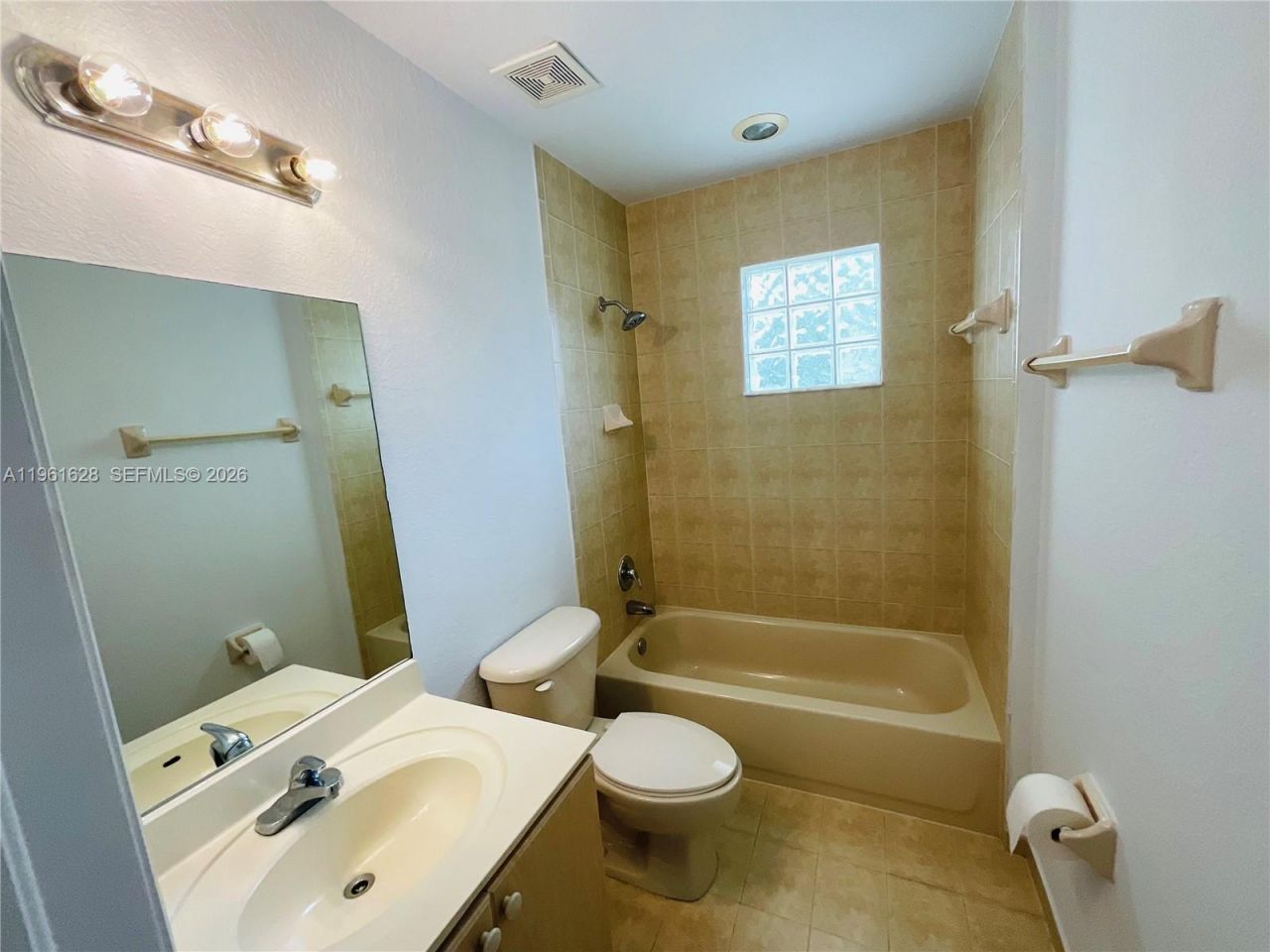 10901 NW 88th Ter, Unit 806, Doral, FL 33178 Photo