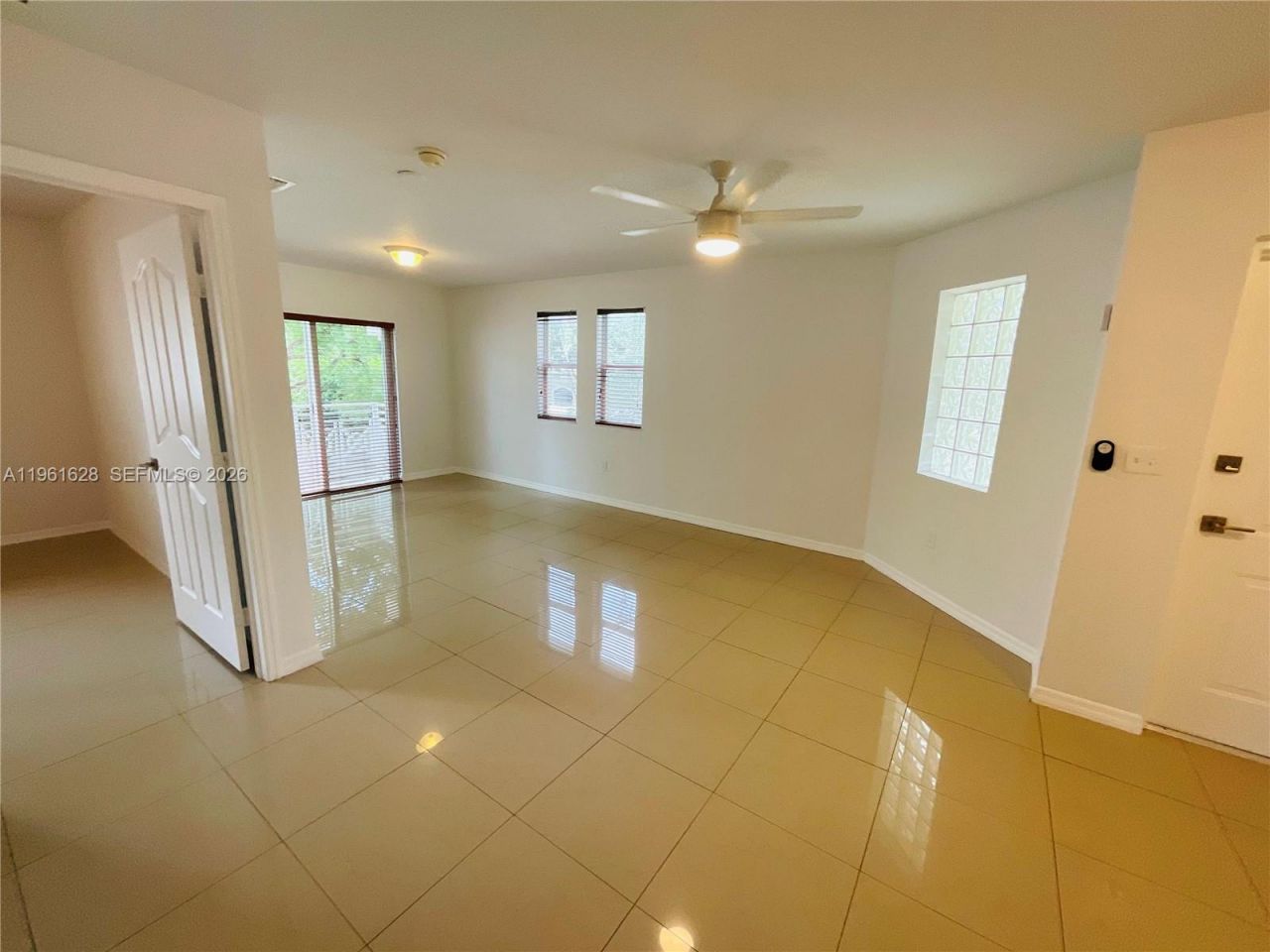 10901 NW 88th Ter, Unit 806, Doral, FL 33178 Photo