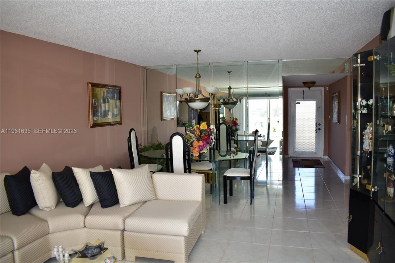 9201 Sunrise Lakes Blvd , Unit 308, Sunrise, FL 33322 Photo