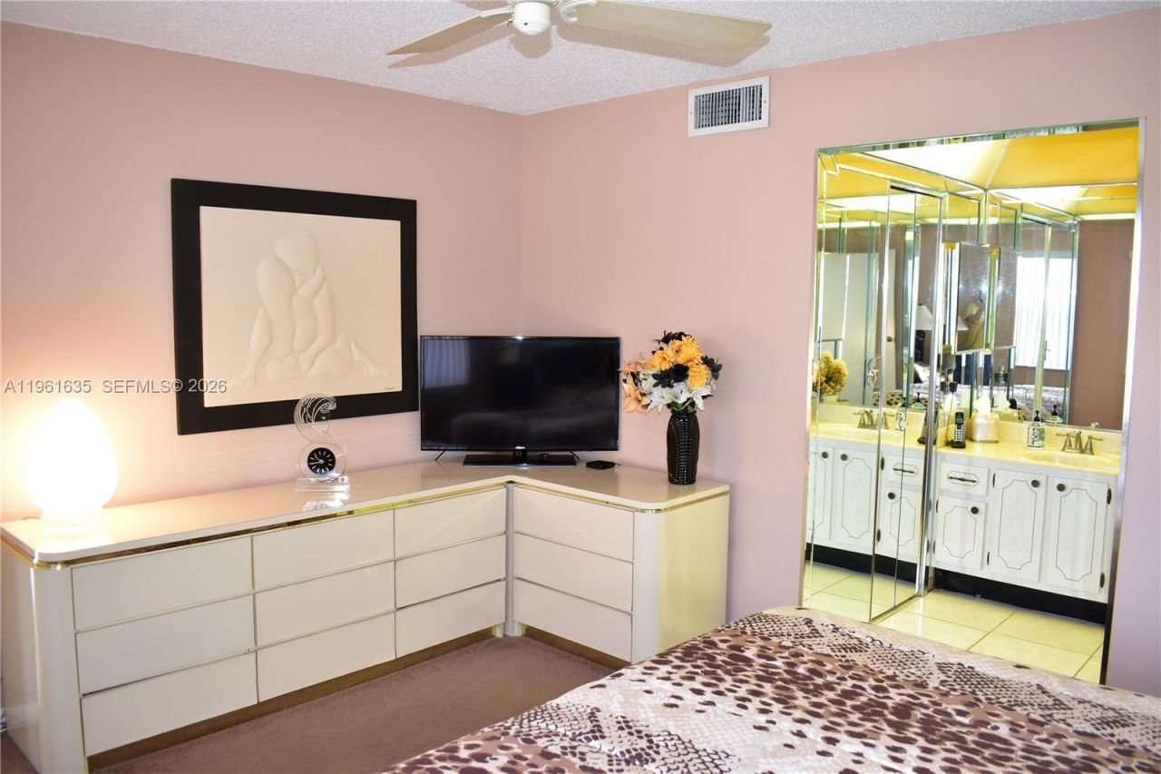 9201 Sunrise Lakes Blvd , Unit 308, Sunrise, FL 33322 Photo