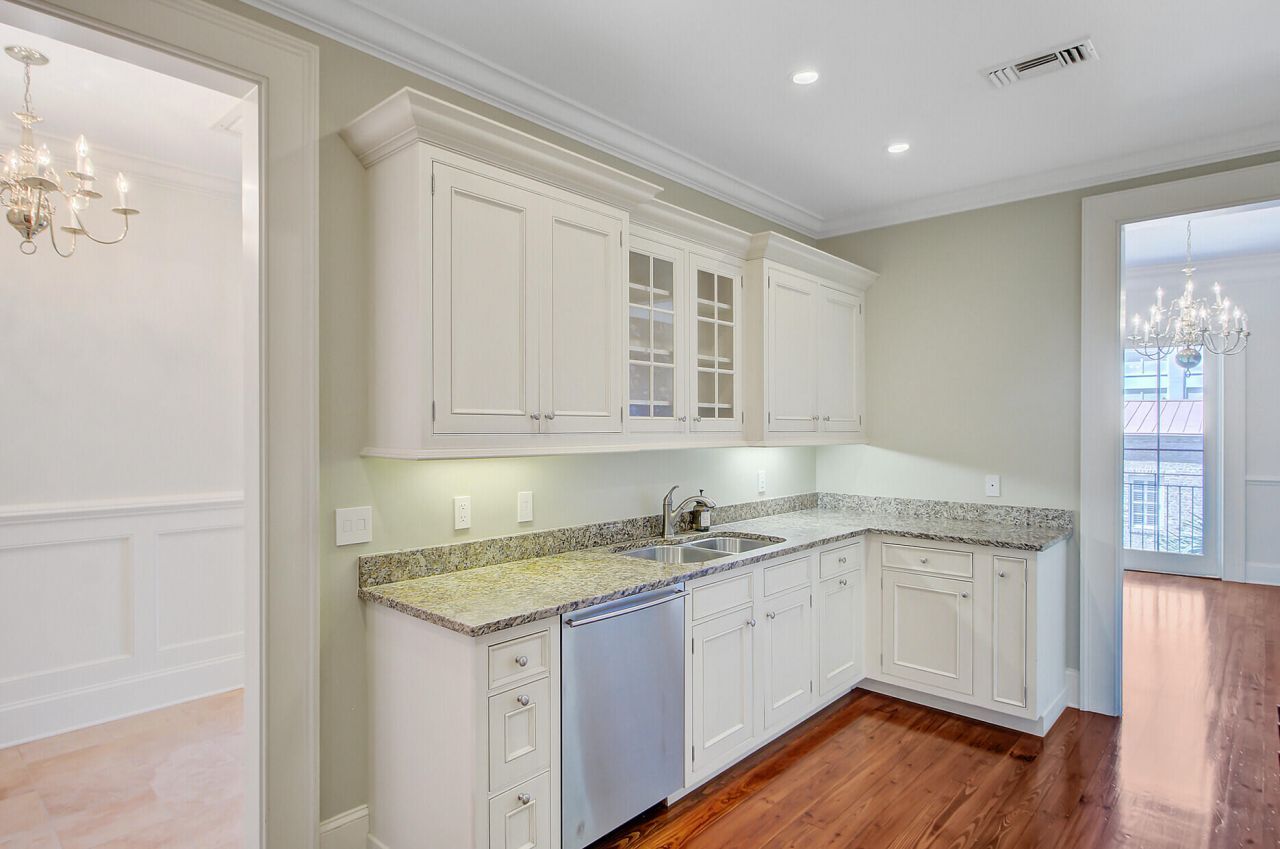 1 Vendue Range Photo 14