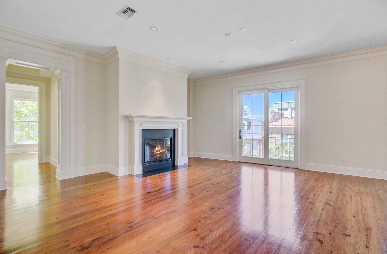 1 Vendue Range Photo 15