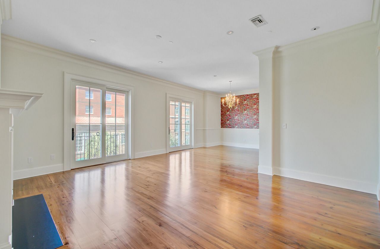 1 Vendue Range Photo 17