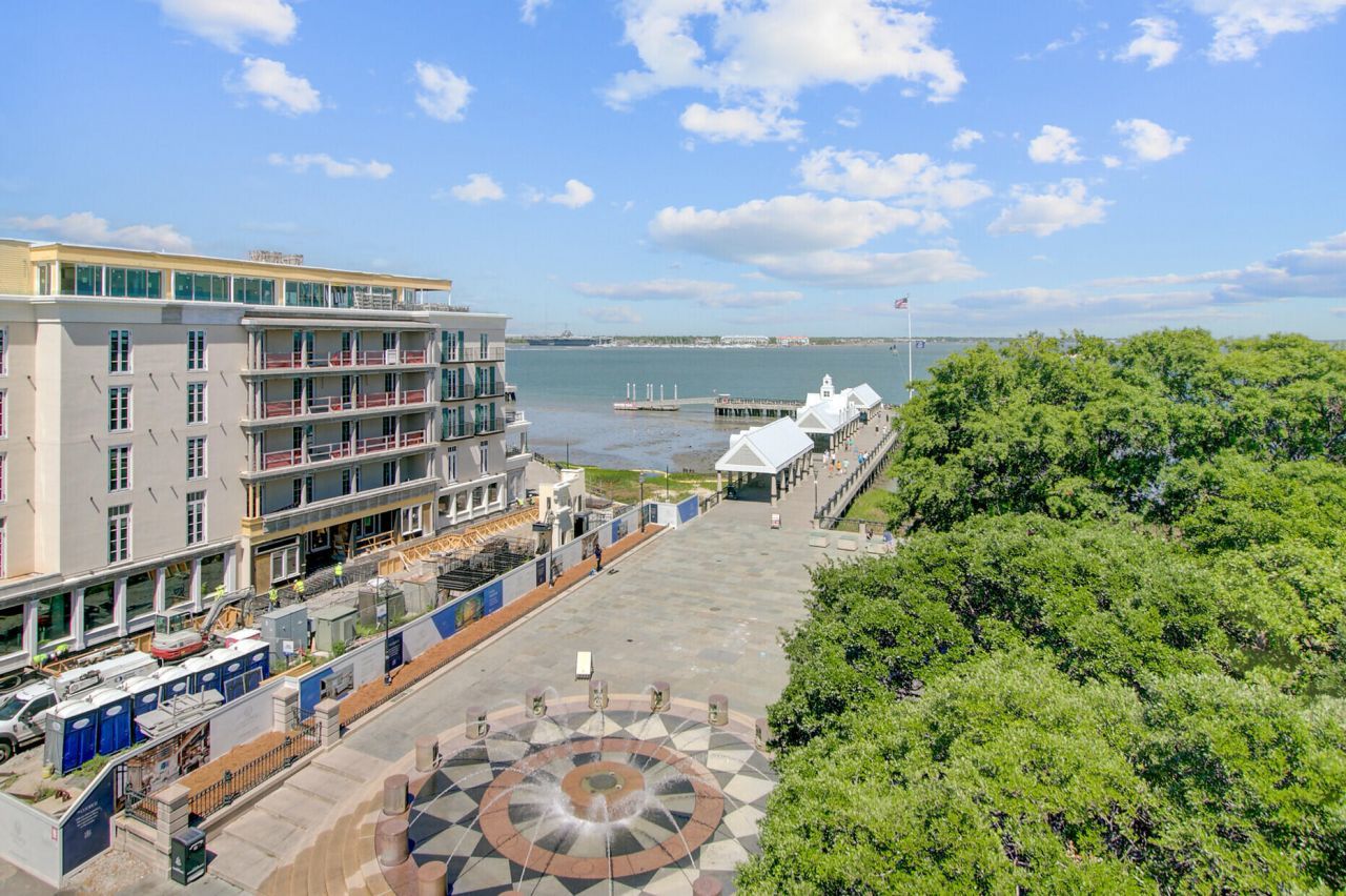 1 Vendue Range Photo 2