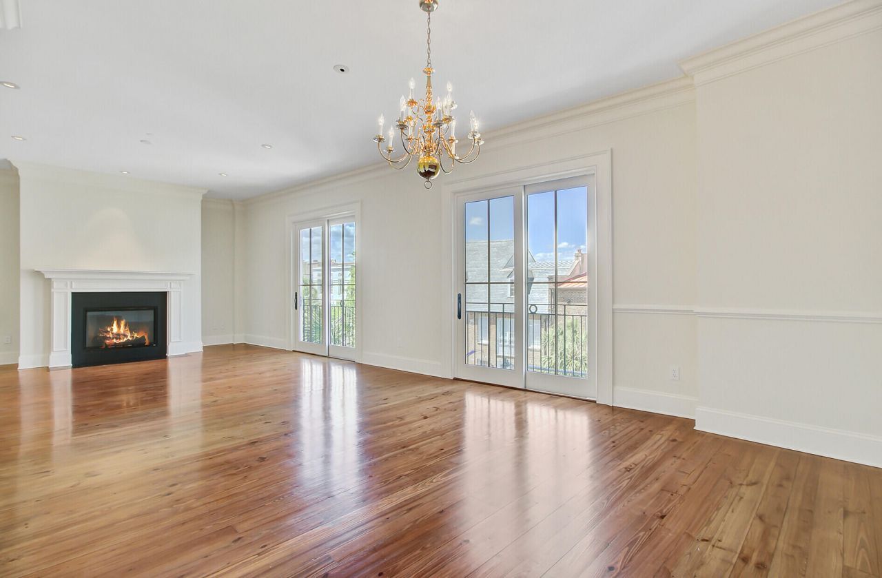 1 Vendue Range Photo 23