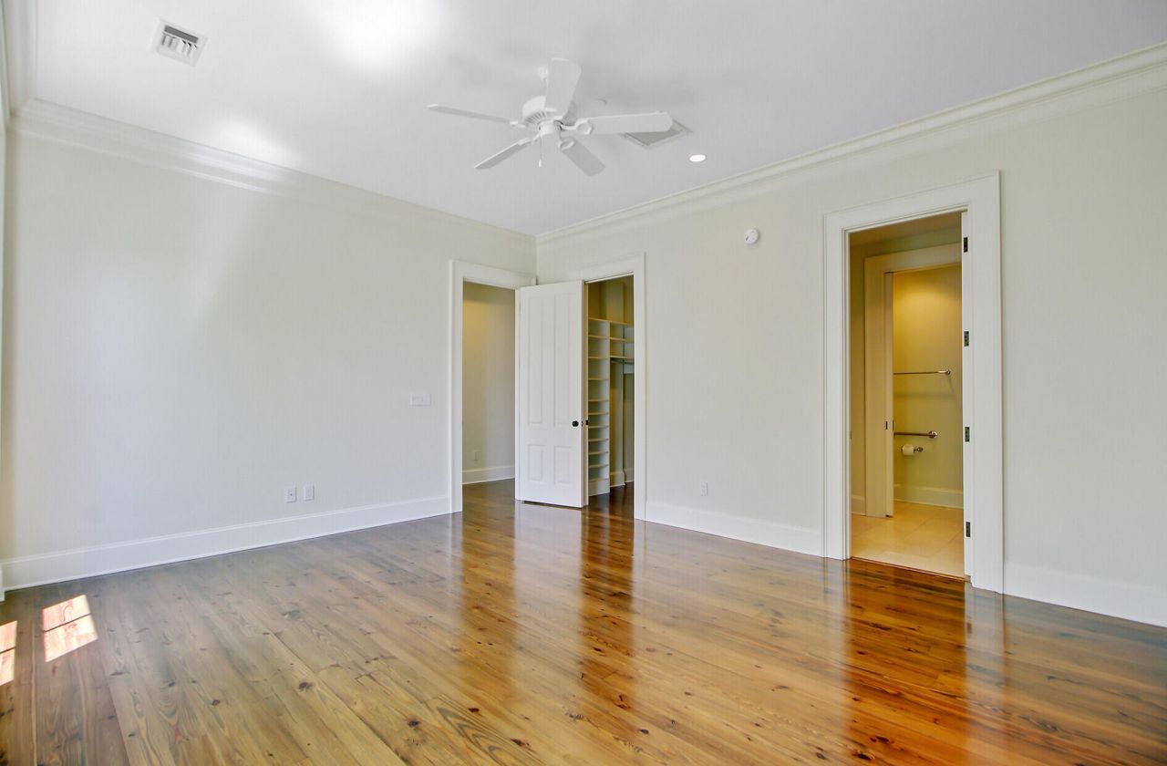 1 Vendue Range Photo 33