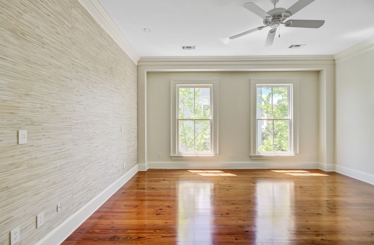 1 Vendue Range Photo 34