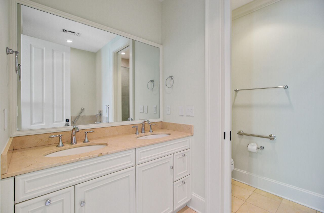 1 Vendue Range Photo 35