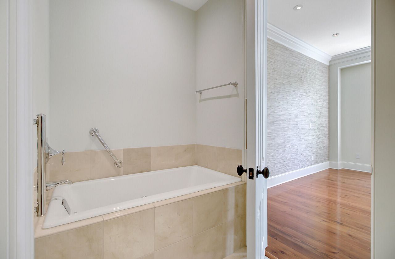 1 Vendue Range Photo 36