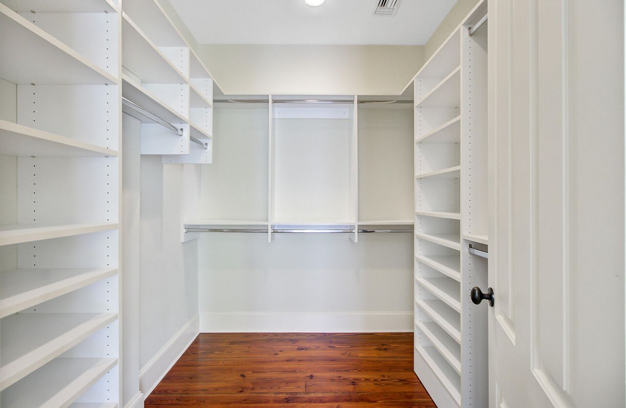 1 Vendue Range Photo 38