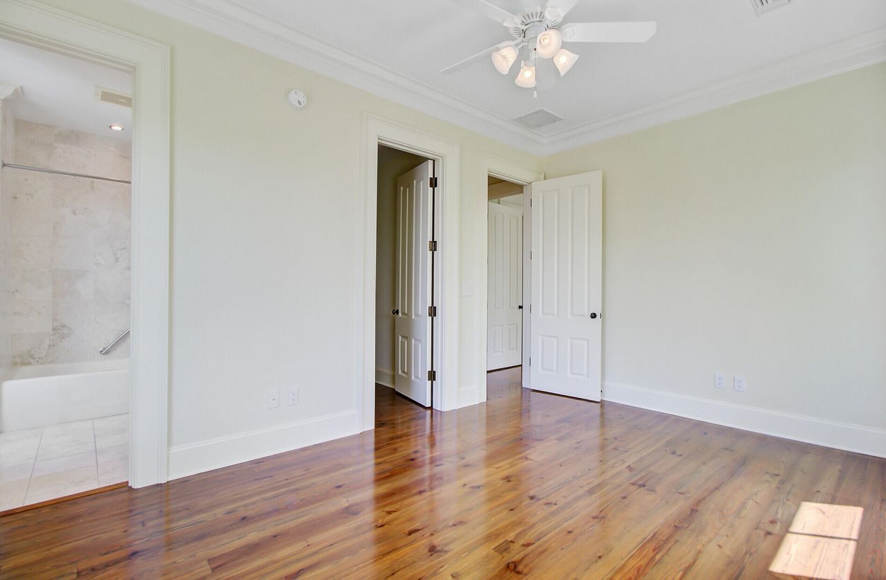 1 Vendue Range Photo 43