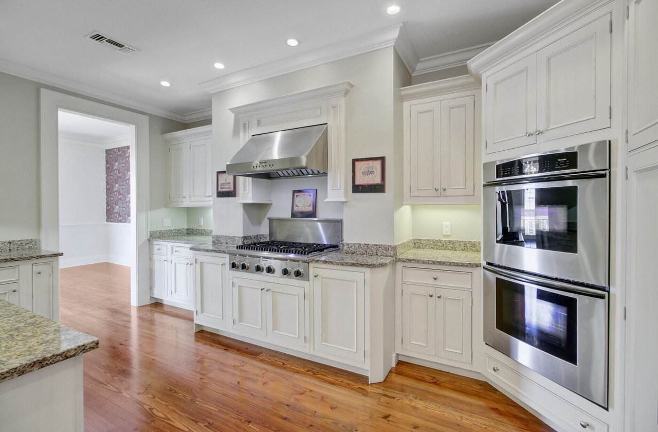 1 Vendue Range Photo 9