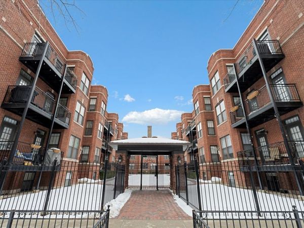2707 N Mildred Avenue, Unit 1B, Chicago, IL 60614
