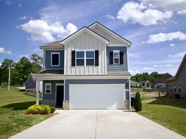 1014 Village Ct, Burns, TN 37029