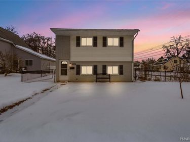 135 Gerald Avenue, Clawson, MI 48017