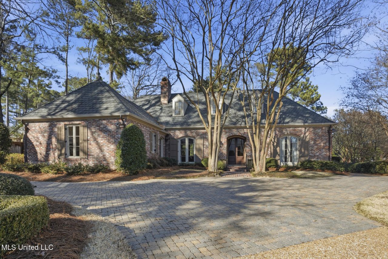 114 Meadowbrook North, Jackson, MS 39211 Main Photo