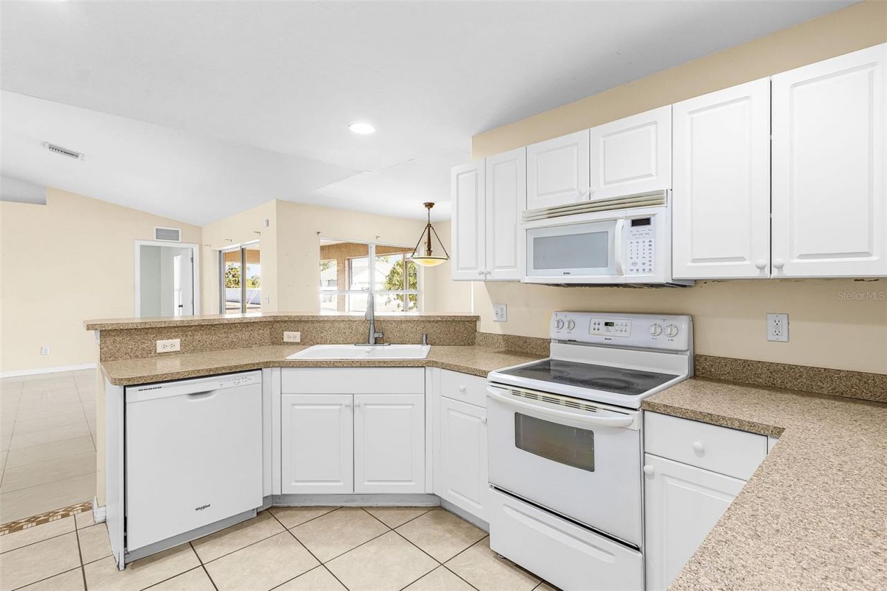 3809 NE 17th Avenue, Cape Coral, FL 33909 Photo