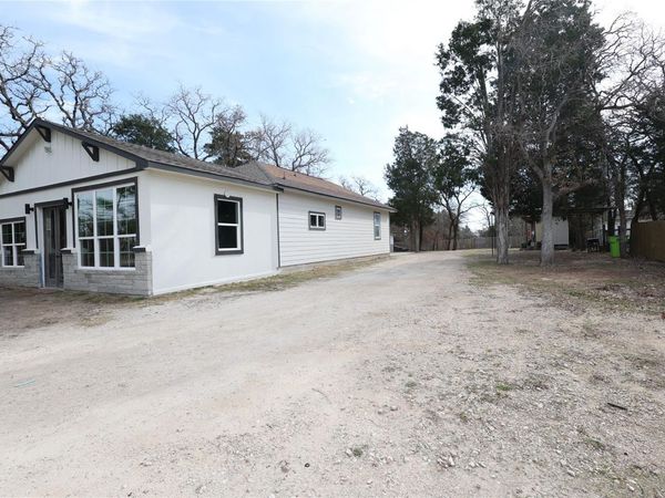 250 La Selva DR, Elgin, TX 78621