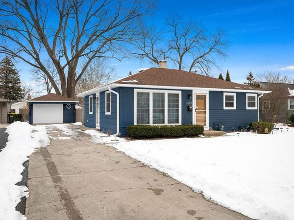 3710 Meadow Drive, Rolling Meadows, IL 60008