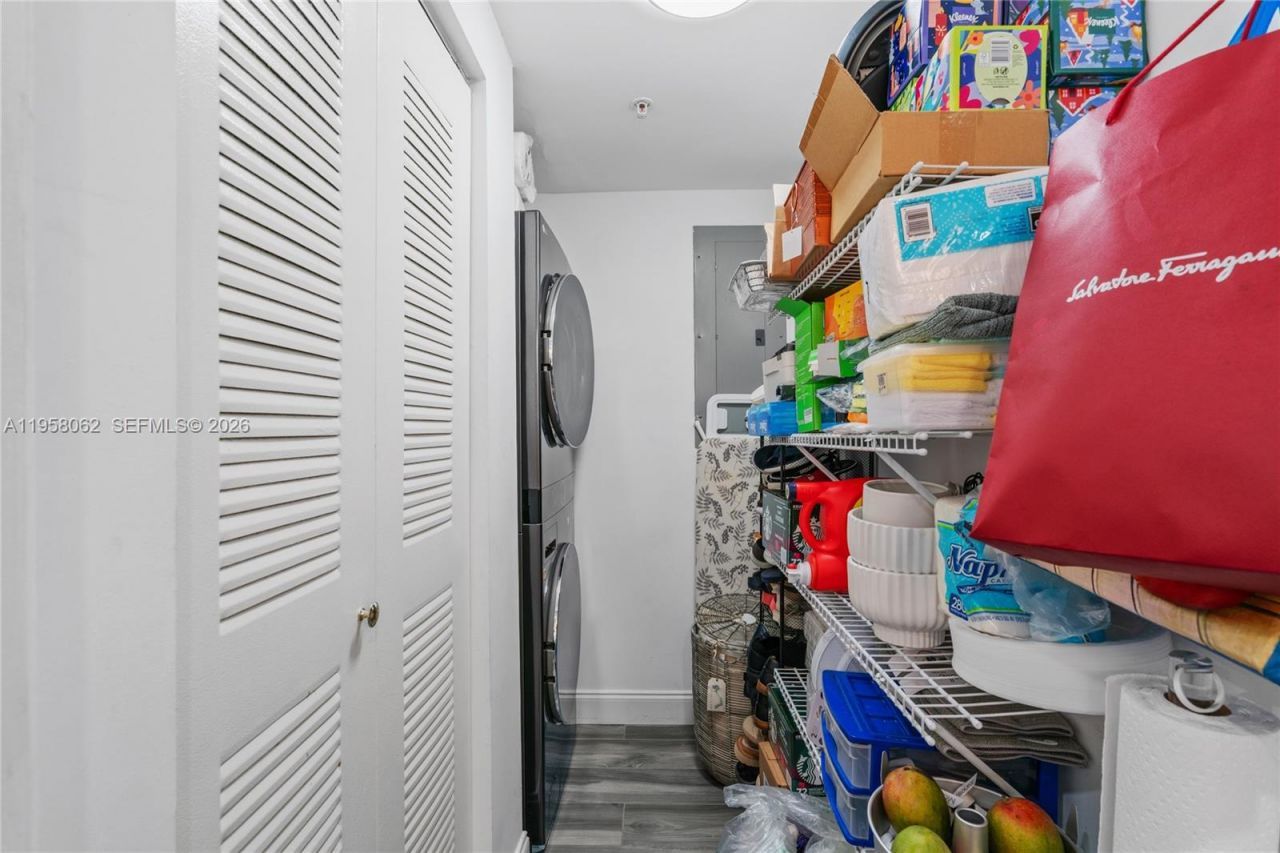 17555 Atlantic Blvd, Unit UPH3, Sunny Isles Beach, FL 33160 Photo