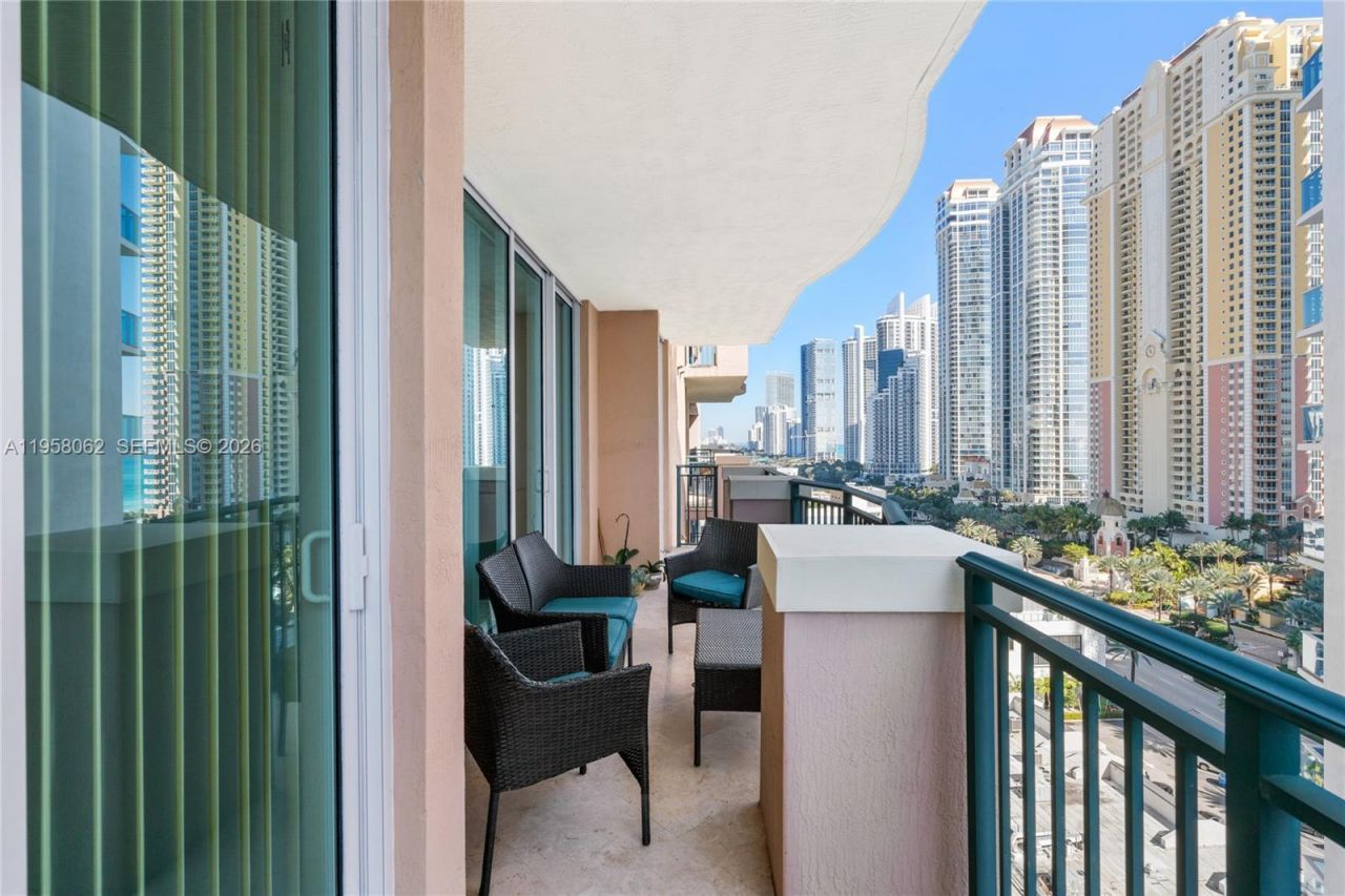 17555 Atlantic Blvd, Unit UPH3, Sunny Isles Beach, FL 33160 Photo