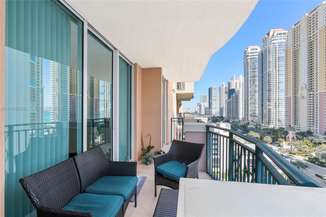 17555 Atlantic Blvd, Unit UPH3, Sunny Isles Beach, FL 33160 Photo